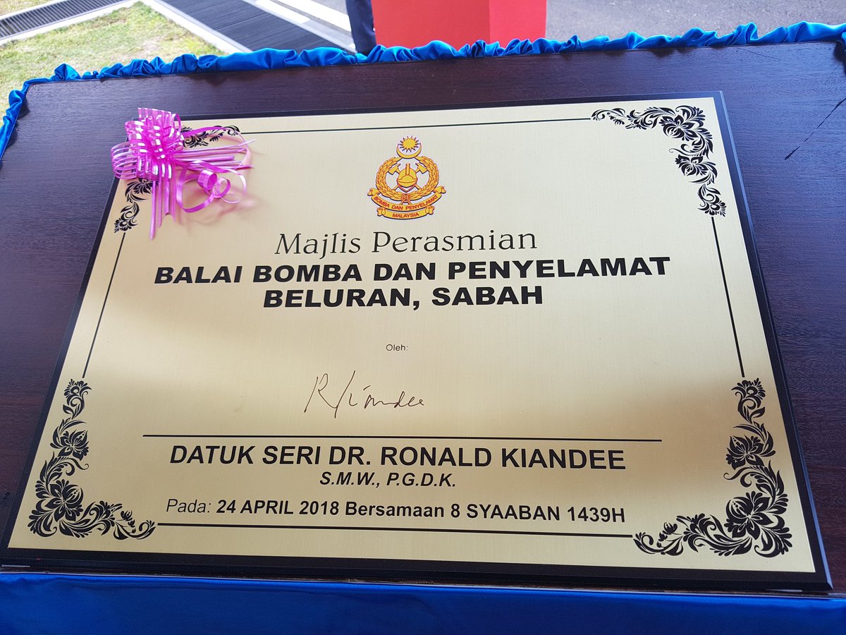 AdtoIr's tweet photo. "TERIMA KASIH PPK2 JKR MALAYSIA, telah memantau &amp; menyiapkan dengan Jayanya serta baik sekali...Pembinaan BALAI BOMBA DAN PENYELAMAT BELURAN SABAH" - Intipati ucapan YS Pengarah JBPM Negeri Sabah semasa MAJLIS PERASMIAN yang telah dirasmikan oleh YBhg. Datuk Seri Ronald Kiandee https://t.co/xG1ARfNjaT