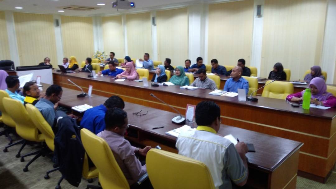 Sedang berlangsung Kursus Kompetensi Pasukan Projek JKR Pahang di <a href="/JkrKuantan/">JKR Daerah Kuantan</a> 
#InfraRakyat 
@MOWorks 
<a href="/JKRMalaysia/">JKR Malaysia</a>
<a href="/RoslanMdTaha/">Roslan Md Taha</a> 
<a href="/Ajalil5225/">Abdul Jalil Mohamed</a> 
<a href="/mannordin2015/">Pesara JKR Negeri Pahang</a>