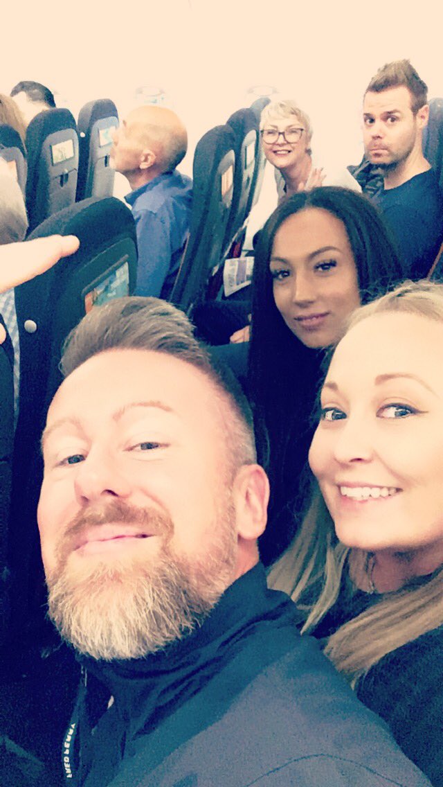 Debbiedeb246's tweet photo. Team Yorkshire all boarded ready for conference! 😎#OneTeam #ItsVeryEarly #SummerIsComing @sunteamnorth https://t.co/C49AkPBaPe