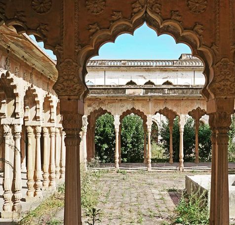 NGTIndia's tweet photo. From white marbles dedicated to the Begums of Bhopal and rock shelters that are also a UNESCO World Heritage Site, #MagnificientMP has it all.

https://t.co/69uGIPGw7z

Powered by @MPTourism https://t.co/QvnEz249r0