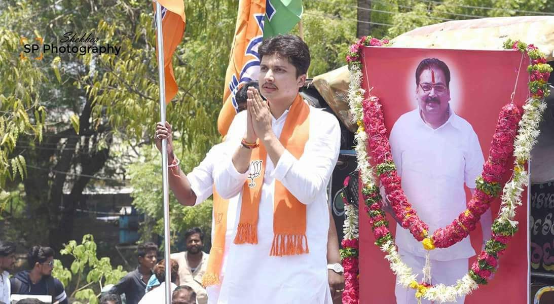 PatilAstagi's tweet photo. ನಮ್ಮ ನಿಮ್ಮೆಲ್ಲರ ಜನಪ್ರಿಯ ಶಾಸಕರಾದ @AppugoudaPatil ಕಲಬುರ್ಗಿ ದಕ್ಷಿಣ ಮತಕ್ಷೇತ್ರದ ನಾಮಪತ್ರ ಸಲ್ಲಿಸಿದ ಸಂದರ್ಭ https://t.co/MEkSPOYRpb