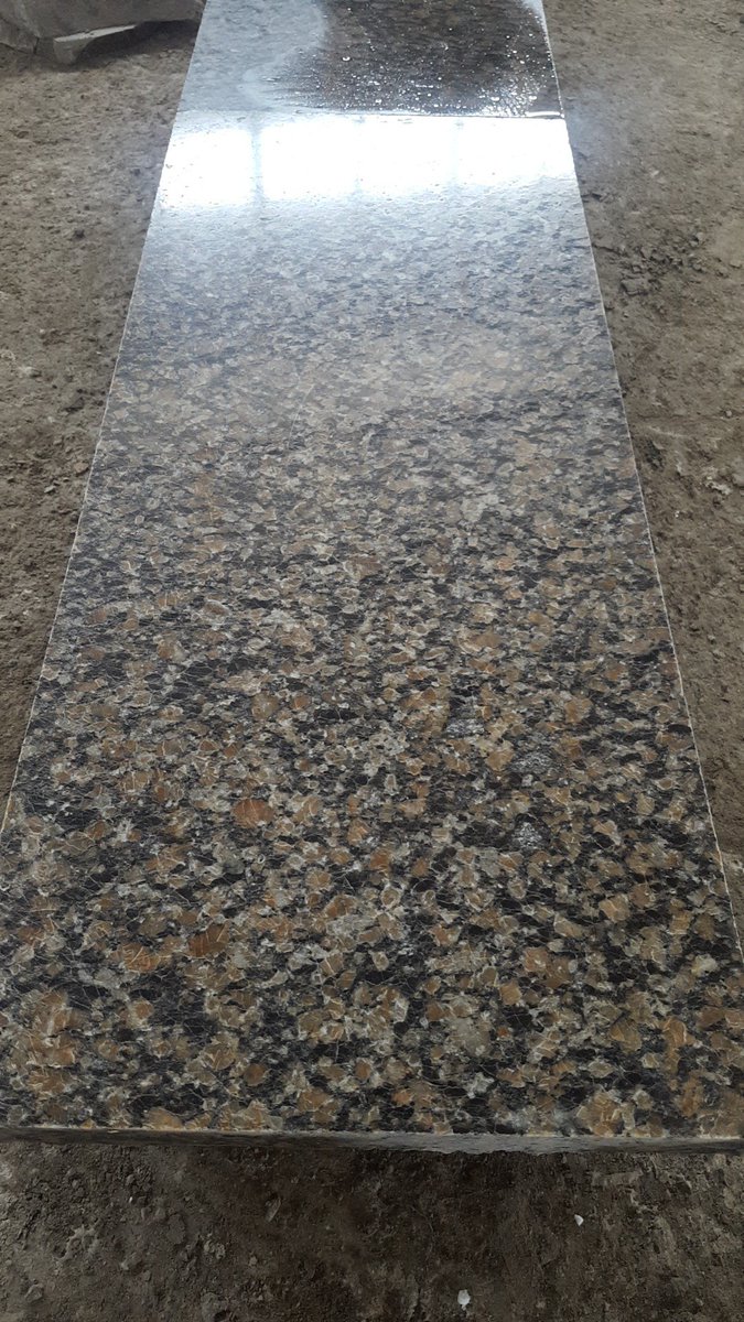 Өнгөлсөн боржин чулуу. Фасад, хана, гадаргуу, шатны марш зэргээр ашиглах бүрэн боломжтой.
Холбоо барих:88008365