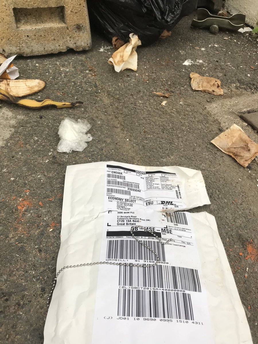 TidyKeeping's tweet image. Residents Rubbish (business Rubbish) west cliff gardens Tuesday 24th April 05.35. Not a collection day @fstonehythedc @fstonehythedc @fstoneherald #folkestone #Flytipping