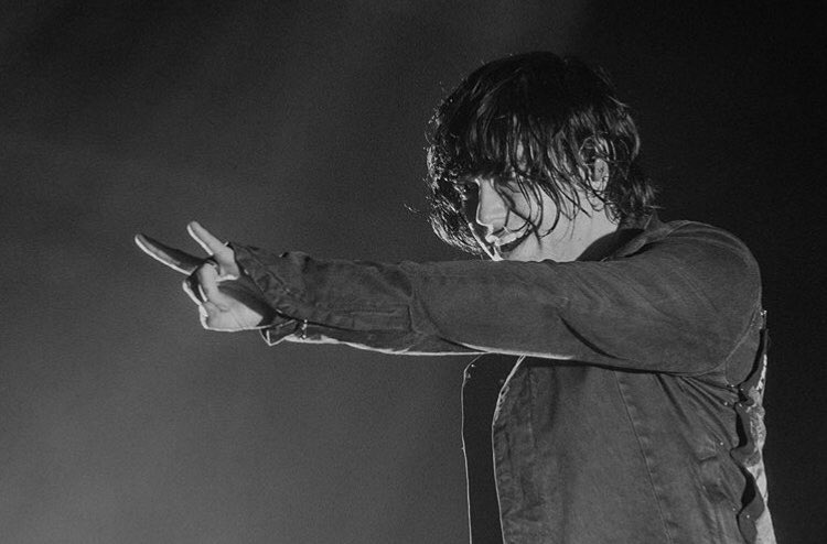 HAPPY BIRTHDAY KELLIN QUINN!!!!! I LOVE YOU!!!!! SEE YOU ON SUNDAY!!!!!      