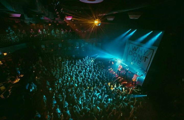 evolvedstar's tweet photo. #TakingYouTour: 18 stops nearing 100 goers a night
#SomethingDifferentTour: 19 stops nearing 500 goers a night
#JingleBall2017: 12 stops nearing 20k a night
#InvitationTour: 47 stops (32 US nearing 3k a night; 12 UK stops capacities about 1k-2k) https://t.co/pI6ZFfu589
