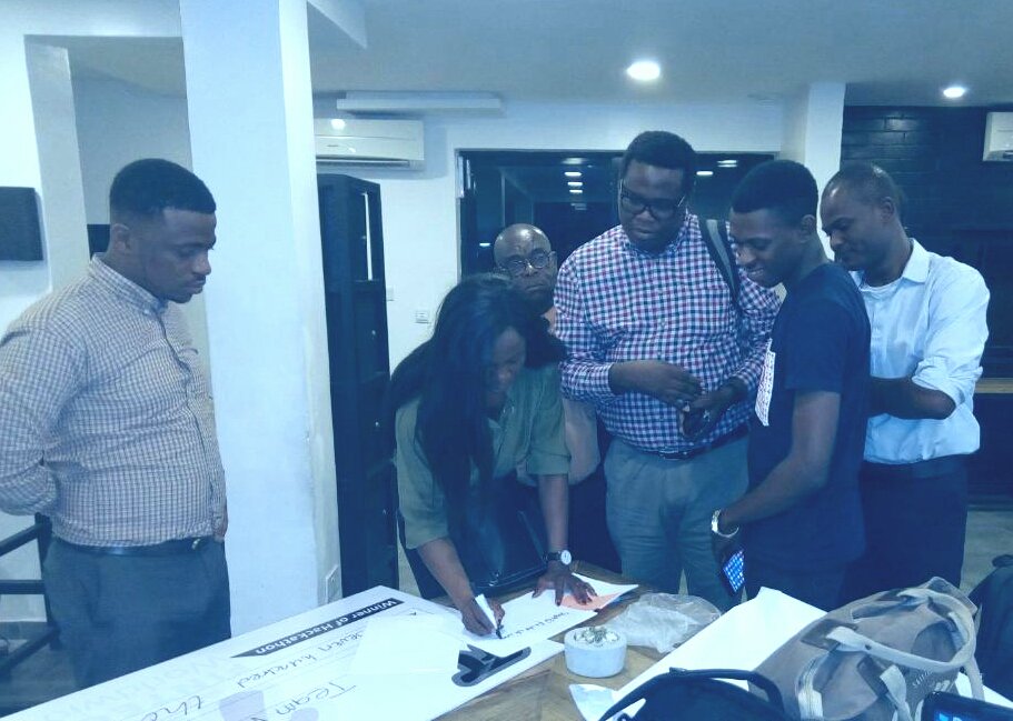 MekwuyeSEO's tweet photo. Steph Mekwuye on behalf of Fintech worldwide awards prize to Medblock #BlockchainSteph #BlockchainAfrica #StephMekwuye https://t.co/sBX7iN0Ynh