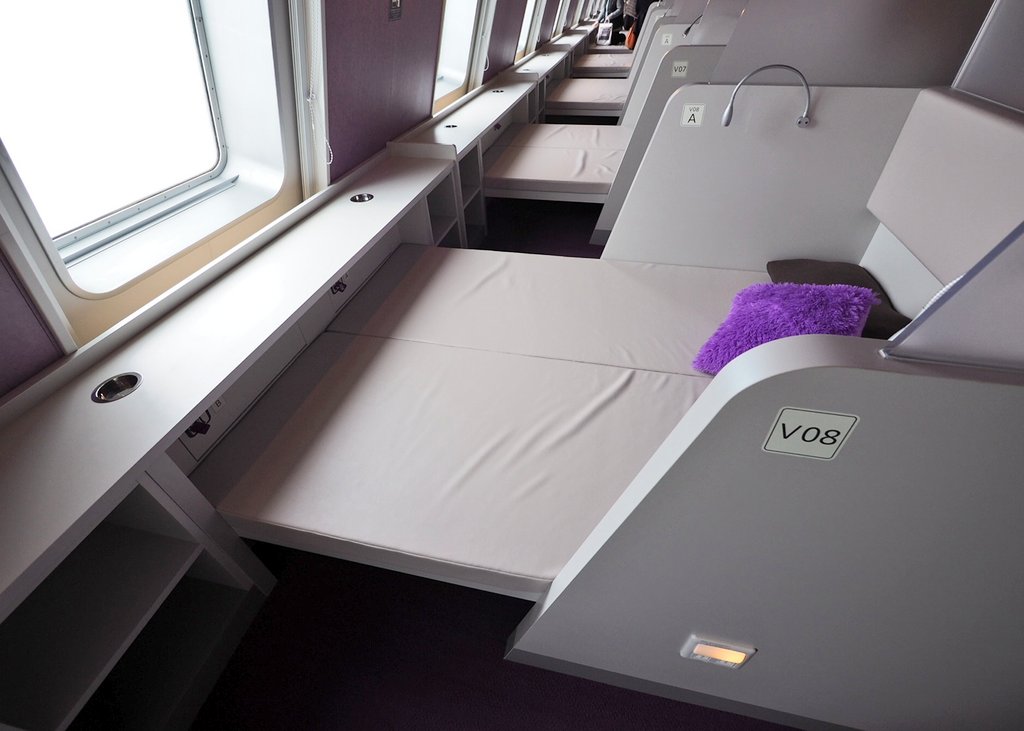 O Xrhsths たぬきねこ Sto Twitter シルバーティアラ ビューシート 船首部にありゴロゴロしながら前方の景色を楽しむことができます