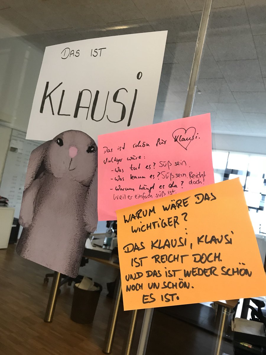 PiaOnTheMove's tweet image. „Es ist.“ - Deep shit an #sipgate ‘s Glaswänden. Scheinbar habe ich den  Erleuchtungsgrad meiner Kollegen hart unterschätzt.