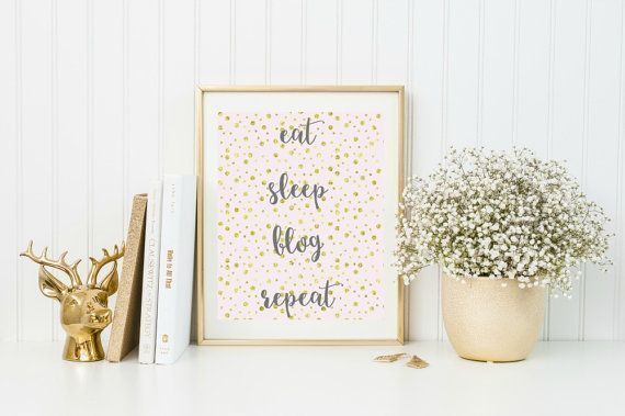 Ever wondered how to get quality product photography for your #ecommerce store with nothing more than your cell phone? 📸 📱 We show you how -> buff.ly/2CcNys7