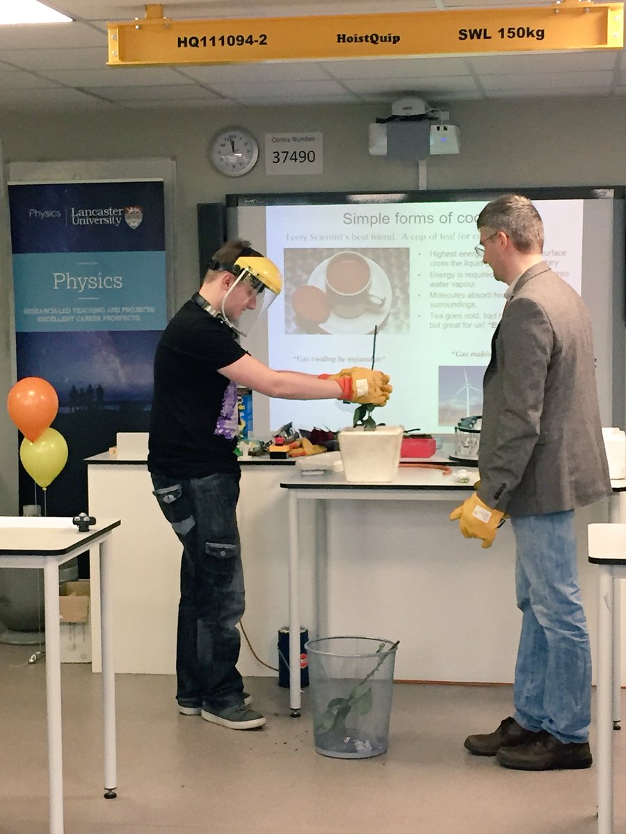 LancUniPhysics's tweet image. Thank you to our volunteer Ewan who took part in our #lowtemp demo @GreenheadCol today great work! #Physics
