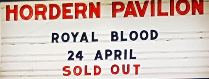 BackstageLabel's tweet image. Tonight! @royalblooduk 👑