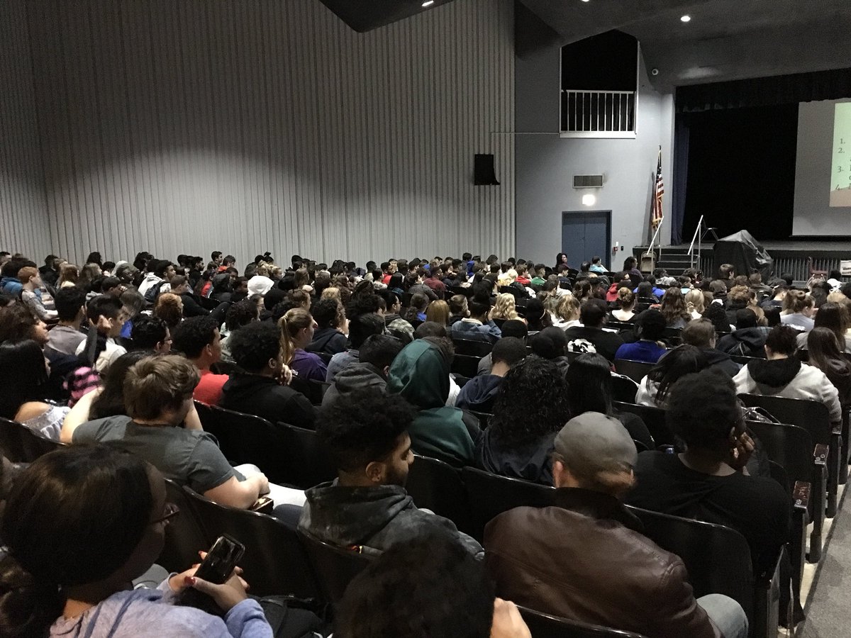 Senior class assembly at EAHS!! You’re almost there, Class of 2018 🎓 Mr. Breidinger, Mrs. Clark, Mrs. Geiger, and the Class of 2018’s student council have a lot of important information to share about expectations and upcoming events. #easdROVERpride #easdROVERS