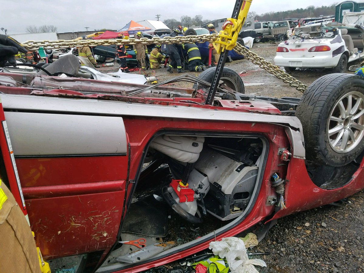 SnyderFire's tweet photo. Some photos from @FDIC from Monday's HOT classes in Indianapolis. One of our Lieutenants, Joe Raffaele, took these photos at his Heavy Extrication class. #FDIC2018 #Training #FireDepartment #Extrication #HOTClass #SnydersBravest #TheSnyderWay https://t.co/2o6OeZjI6R