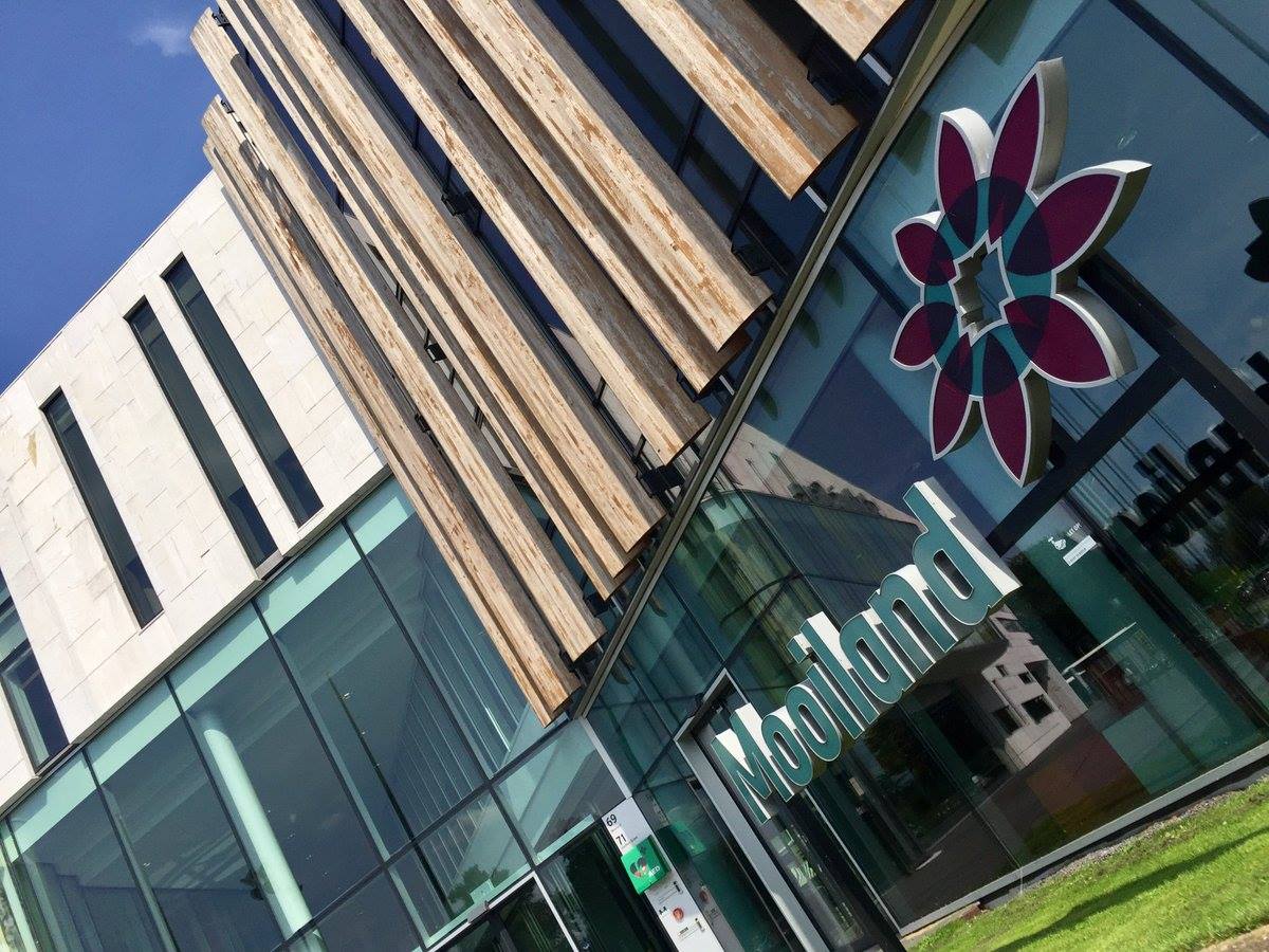 MEEDENKERS we want you! Onze <a href="/robnoy/">Robnoy</a> heeft mooie gesprekken gevoerd met @wocomooiland en we staan te popelen om daarmee aan de slag te gaan. Huur (of huurde) jij woonruimte bij Woningcorporatie Mooiland? Sta je op de wachtlijst? Dan kunnen we jouw input goed gebruiken. (1/2)