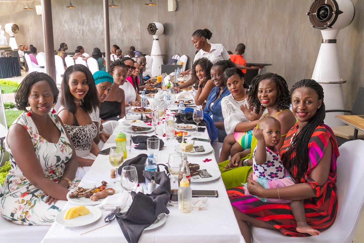 SkyzHotel's tweet image. Anyone can make anyone smile but only the #SkyzHotel can make everyone happy. #PoolBrunch