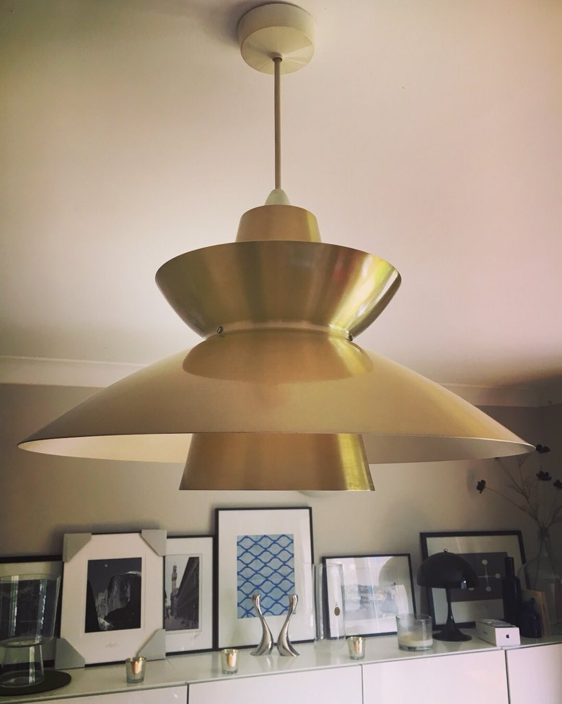 faye16's tweet photo. SELLING: Jørn Utzon Brass Pendant Søvværnspendal, 1950’s made by Nordisk Solar in Denmark. Utzon was a Danish architect most notable for designing the Sydney Opera House. DM if interested £400 o.n.o #danishdesign #midcenturymodern #brass #vintage #lighting #jornutzon https://t.co/1iFxxEFFyu