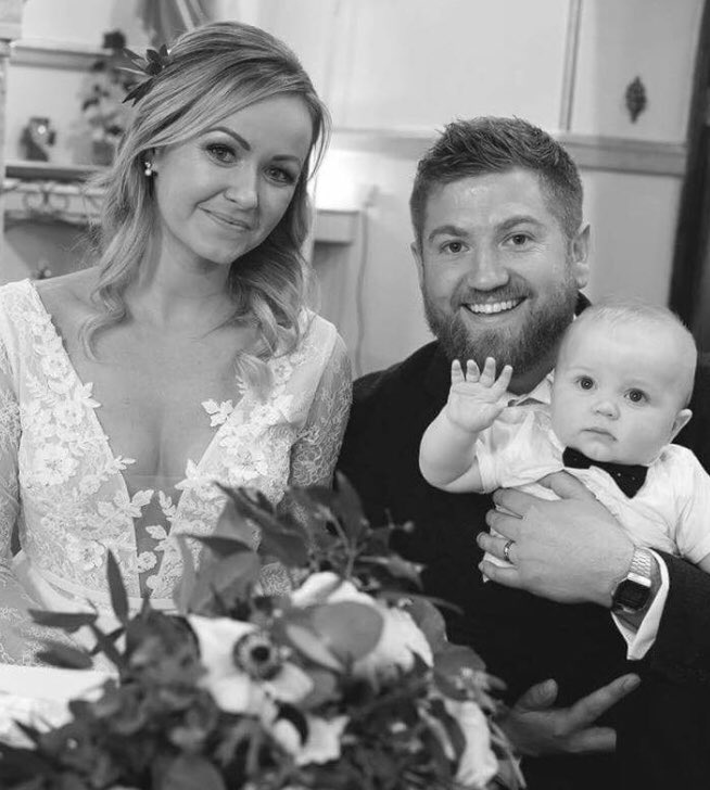 MaireTNC's tweet photo. @paraicgallagher How could she say no?! @thisisleola 👰🏻 https://t.co/7hOy621SxU