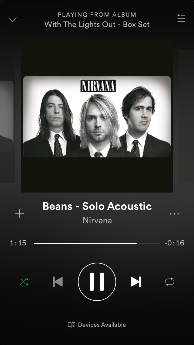 KurtPictures's tweet photo. What is this?? 😂😂 #KurtCobain #WiththeLightsOut #Nirvana https://t.co/mG2CnVeWHC