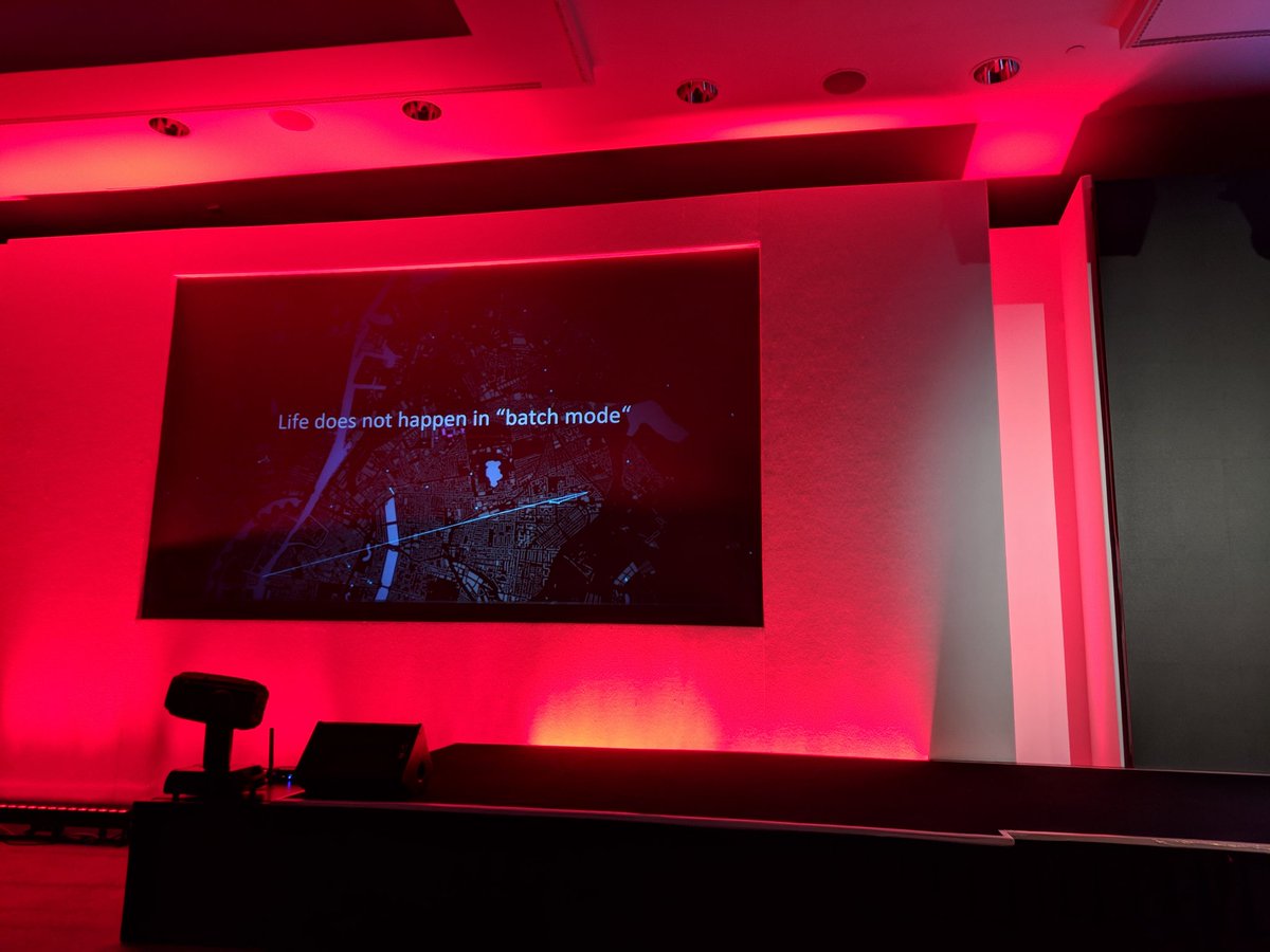 Life does not happen in batch mode #Kafkasummit