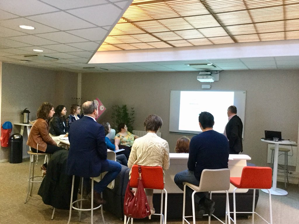 openspot94's tweet photo. Atelier Business Coffee en cours à l’Openspot : Savoir réseauter ! Outils, retours d’expériences et bonnes pratiques ! https://t.co/nYbbsWwWf7