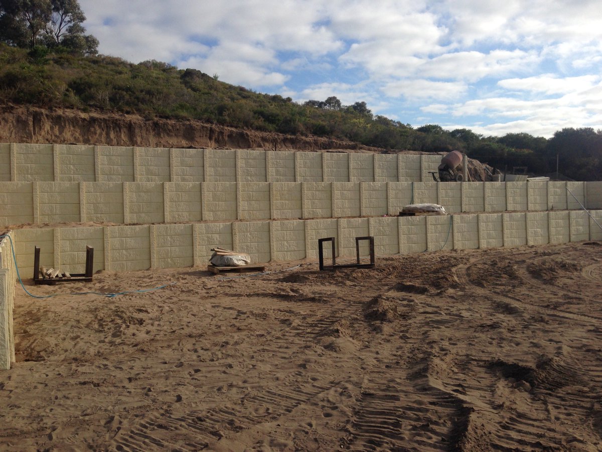 Wonder_Walls1's tweet photo. We can hold back the earth for you. #tiersnottears. One of our bigger jobs.
#wonderwalls https://t.co/DK3K0IHgli