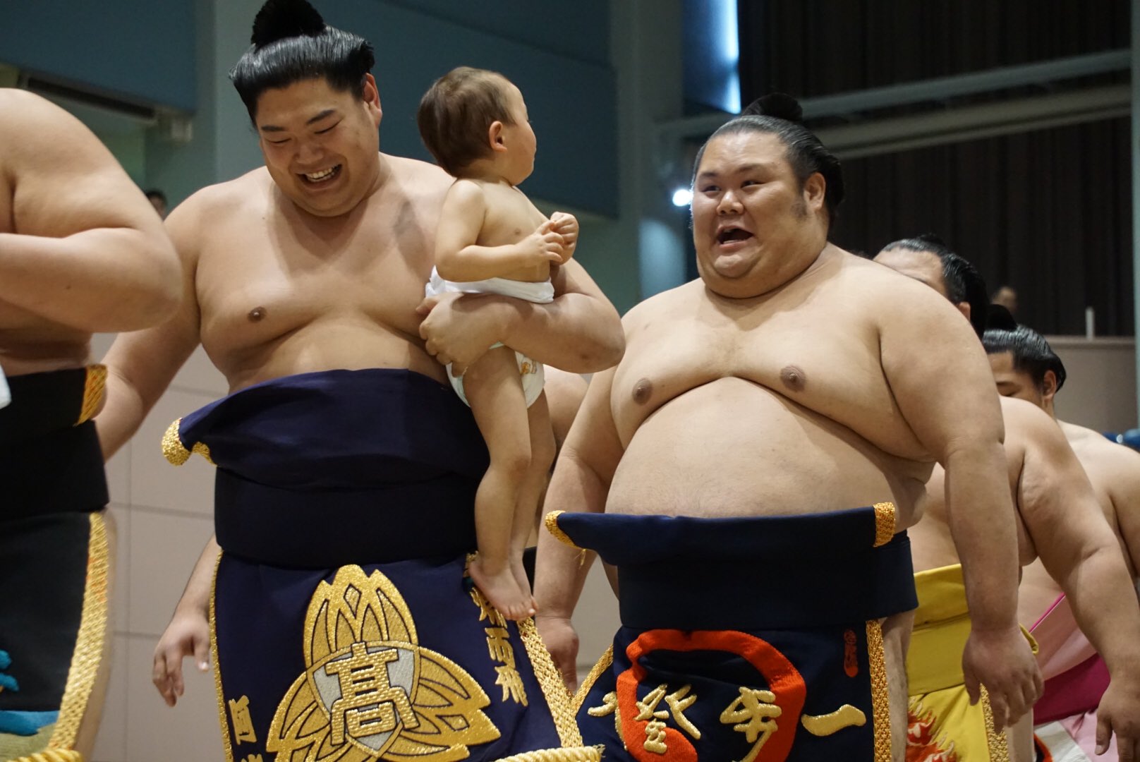 DbiJZDKU8AArZm4.jpg:large