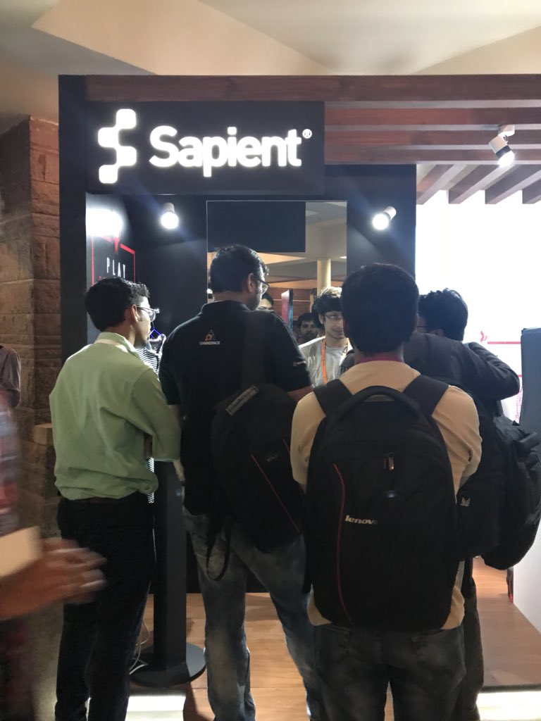 surabhi013's tweet photo. The good folks @SapientIndia bringing the recommendation engine offline and in-stores @greatindiandev #gids18 https://t.co/wm9AdBLIeB