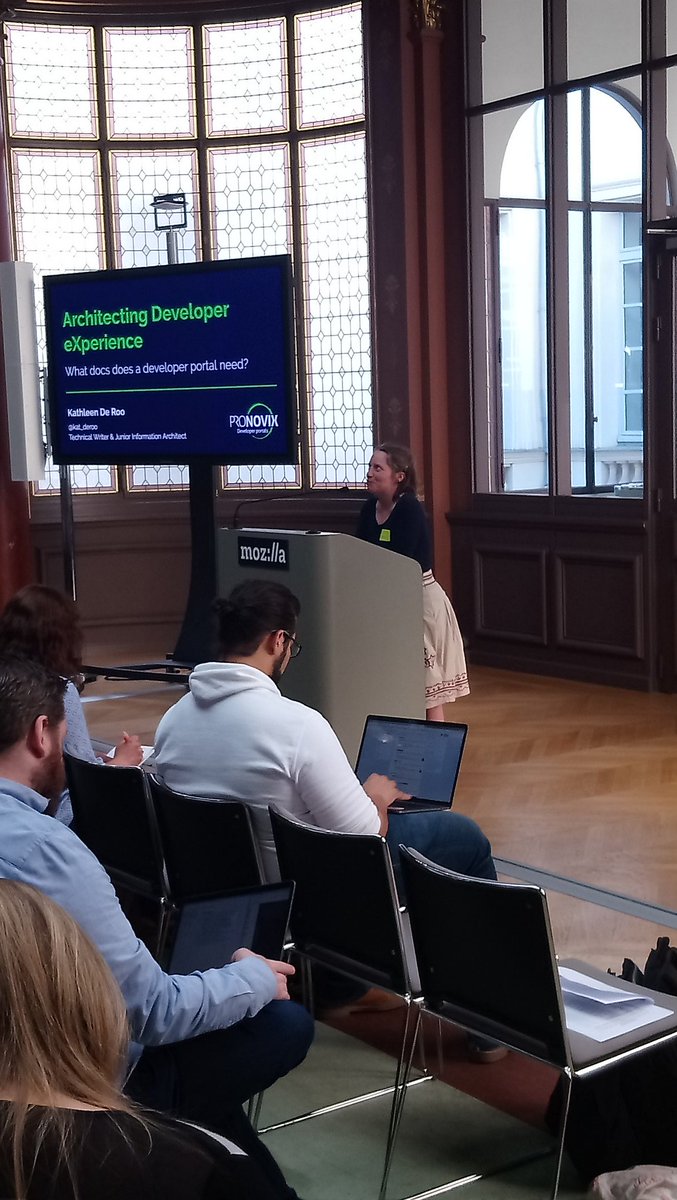 szabosteve's tweet image. @kat_deroo just started her talk about Developer eXperience. #APITheDocs #devportals #documentation