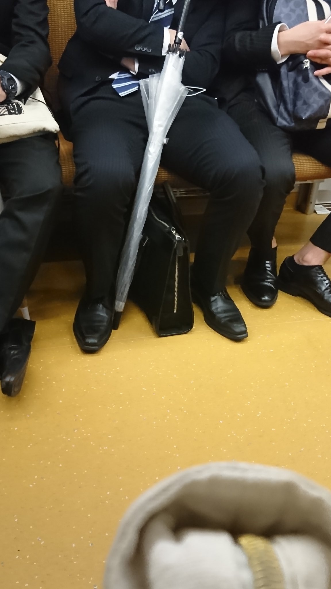 はっつー 乾癬 少し落ち着いた A Twitter そこの新社会人に告ぐ その靴下はやめろ 白 学生か 足首までの短いやつ すね毛 ある意味 ハラスメント モラハラ 新社会人に伝えたいこと T Co Pe4ybcq18k Twitter