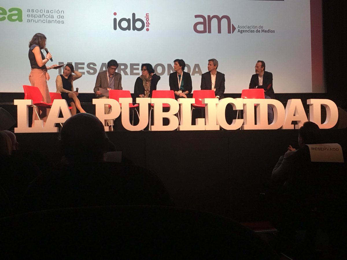 OMD_Spain's tweet image. Tiempo ahora para debatir con los expertos de la mesa redonda en #forobigdata @PdelaPublicidad