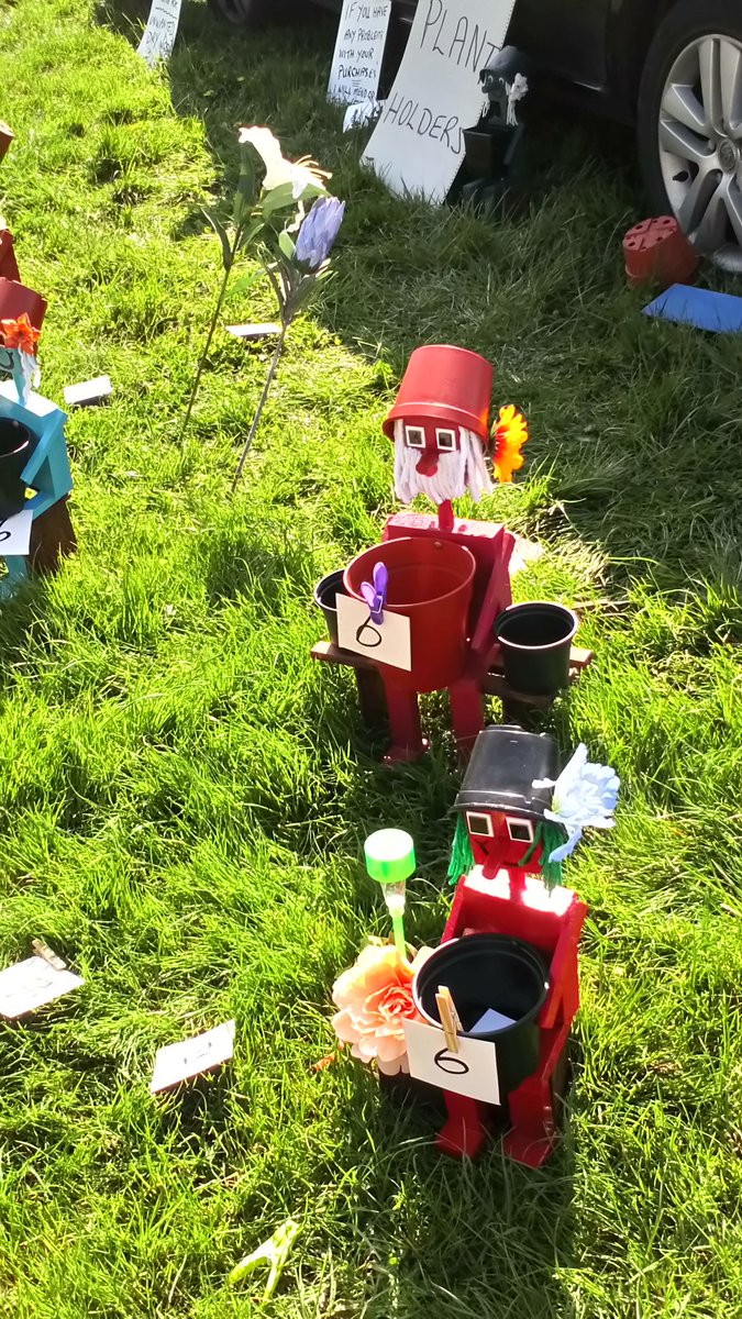 YarnallKate's tweet photo. Meant to put this out the other day, saw these for sale at the car boot, made by a man in between looking after his disabled wife,
#flobalobalob #weeeed https://t.co/CFFawQ860Z