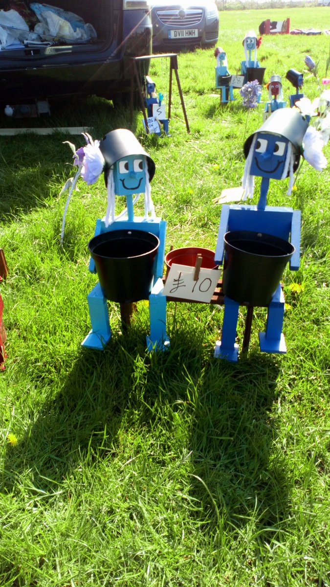 YarnallKate's tweet photo. Meant to put this out the other day, saw these for sale at the car boot, made by a man in between looking after his disabled wife,
#flobalobalob #weeeed https://t.co/CFFawQ860Z
