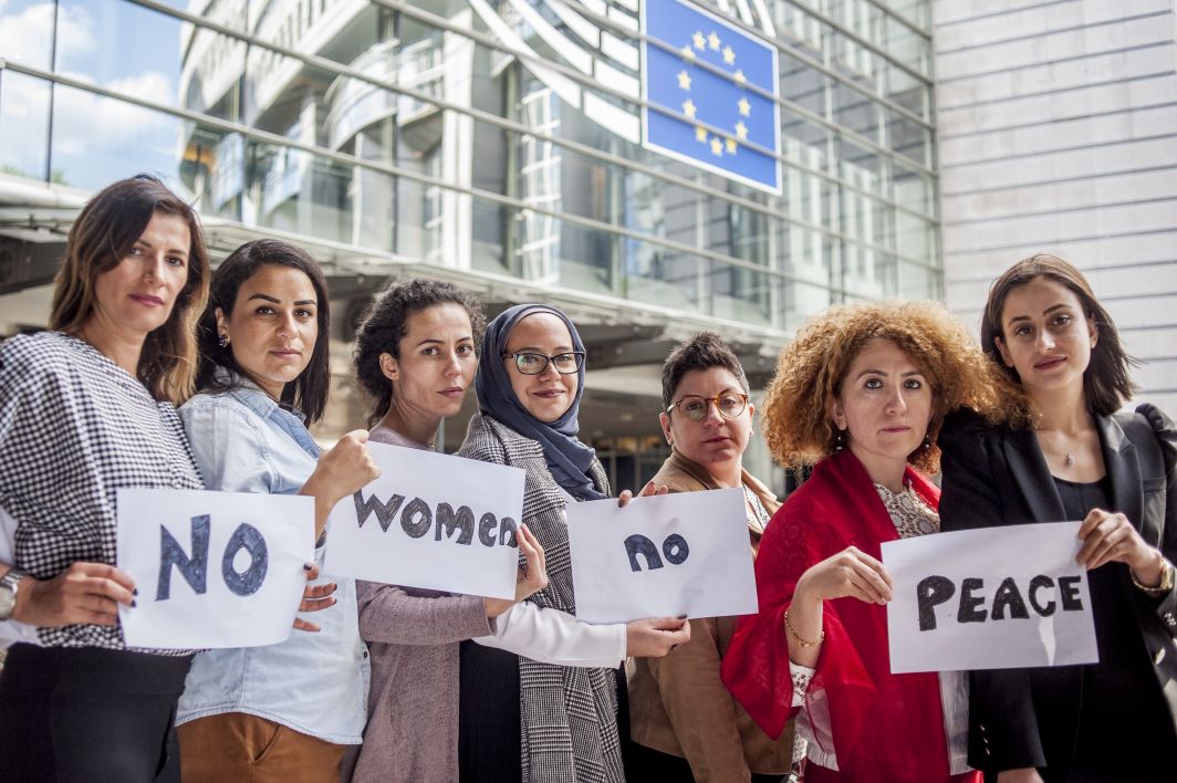 JoBassoul's tweet photo. No Women = No Peace. These #SyrianWomen mean business and they’re in #Brussels today to be heard as leading aid/human rights actors. Meet Kholoud, Zozan, Oula, Rouba, Ruham, Hivin, Randa #SyriaConf201 https://t.co/sIIYqpxihp