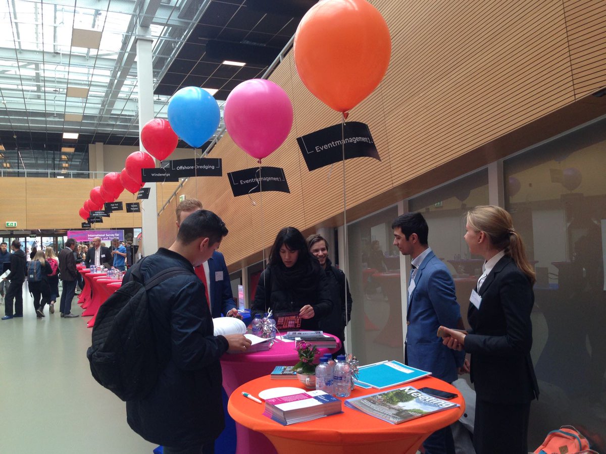 #NHLStenden minormarket kicks off! Already some visitors at the popular Event Management stand