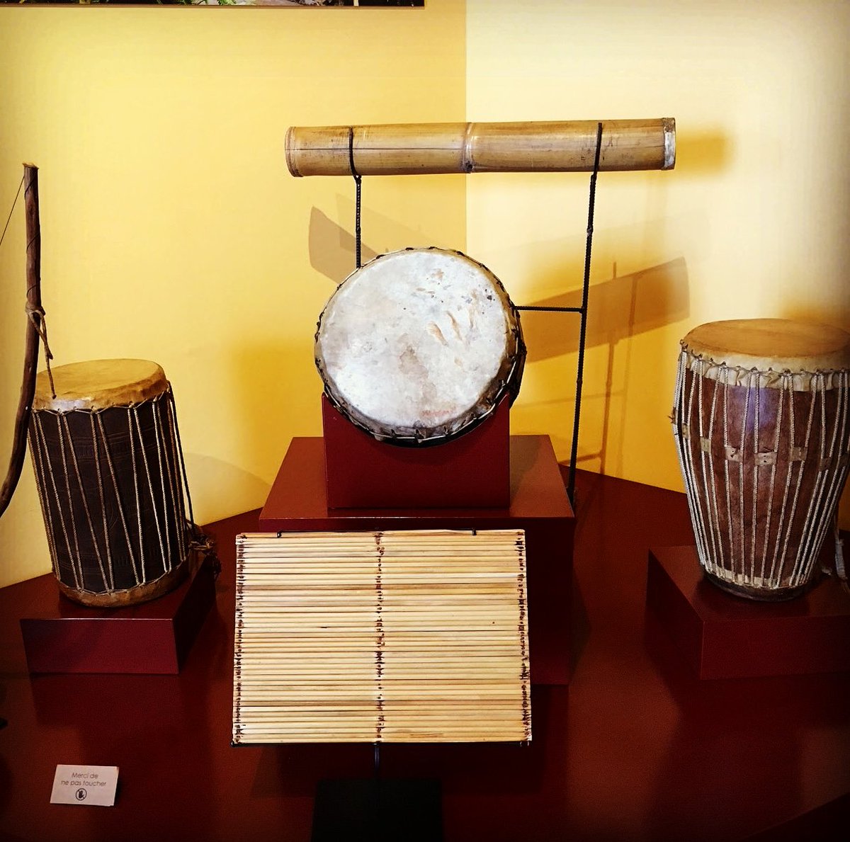 WhereezParis's tweet photo. Nouvelle activité #Whereez #REUNION !
A vous de jouer : Découvrez le #Maloya et testez tous les instruments de cette #musique traditionnelle !
Inscriptions ici : https://t.co/Ew5WdY6u1D
#reunionisland #iledelareunion #lareunion #bob #kayamb #moringue #rouler #sati #culturepei https://t.co/w6VC8WHLAr