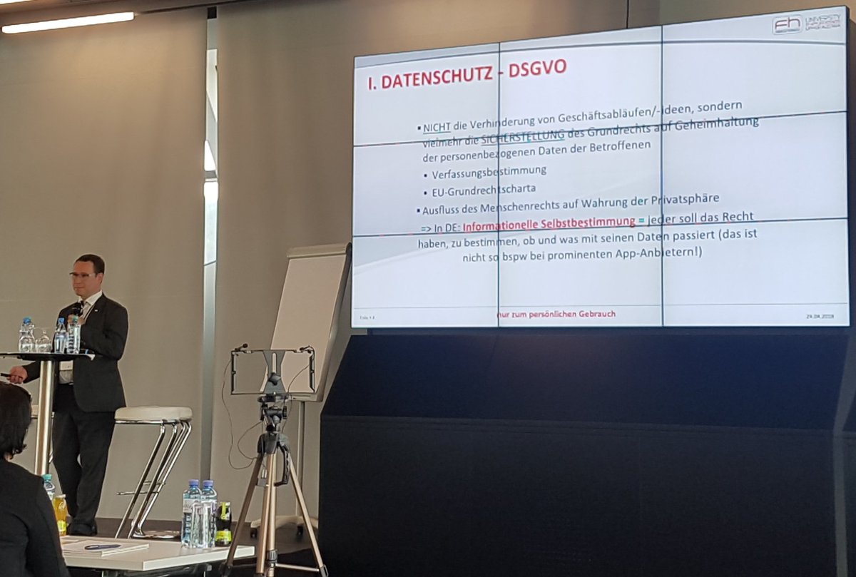 TitanKronos_UST's tweet photo. Ein weiterer Vortrag zur DSGVO. Laut Absolit (DE) haben 25% der Unternehmen noch nicht mit der Umsetzung begonnen. #cioinside #DSGVO #GDPR https://t.co/w0XGKzmsoZ