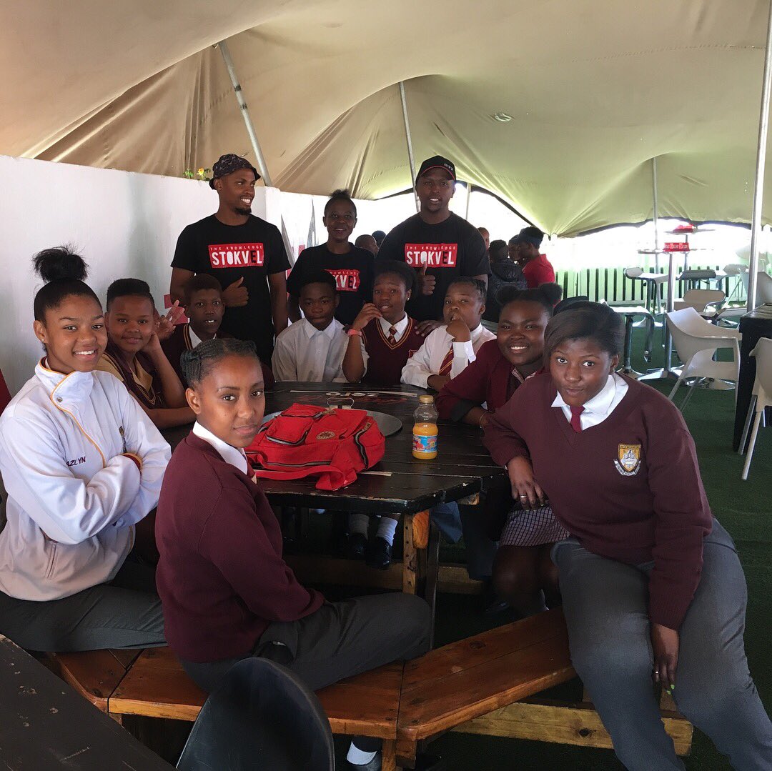 MojaCafe's tweet image. Helping our “Future Leaders” living in difficult conditions go through what you struggled to go through is so refreshing - These are the kids that will one day lead our industries🙏#ThisIsTheGoalOfLife #TheKnowledgeStokvel #MojaCafe🥇