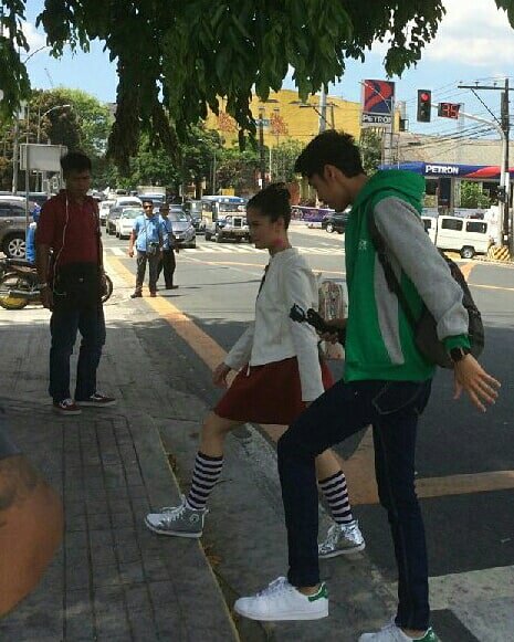 TEAMofDONNY's tweet photo. #WalwalMovie Day ten with @donnypangilinan &amp; @delavinkisses 

(c)  @TeamKissesOFC 

#DonKissOnWALWAL https://t.co/klCth0D88v