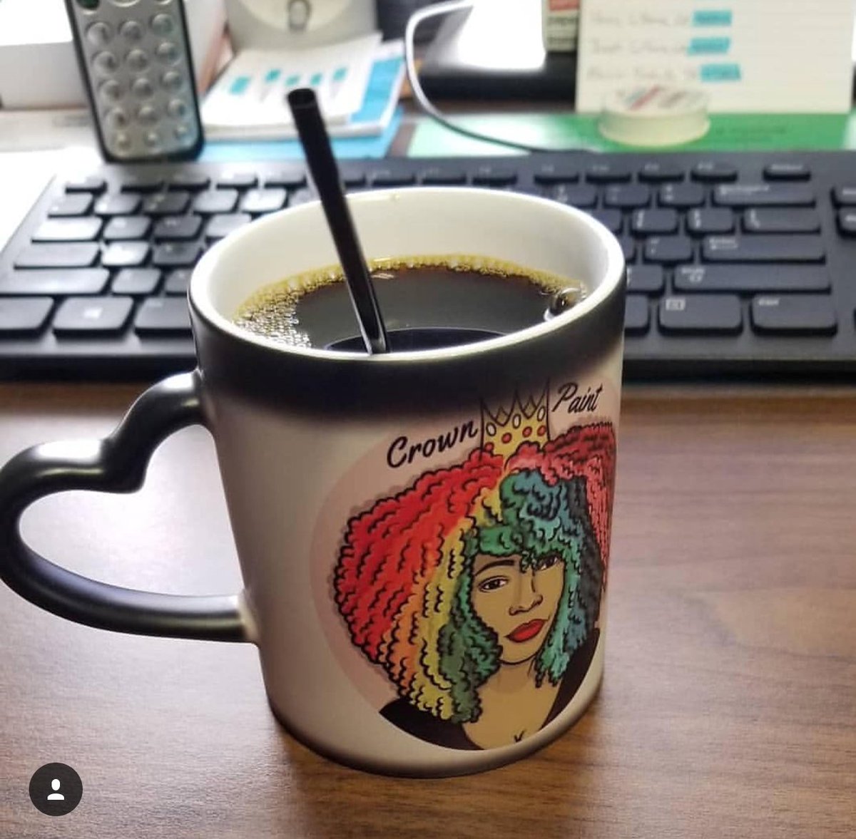 CrownPaintColor's tweet photo. 👑🎨 @atlkittyluv is loving her CPC color changing mug! Glad you love it Queen!😘👑 #cpcmerch #cpccolorchangingmug https://t.co/gljQP3uG7I