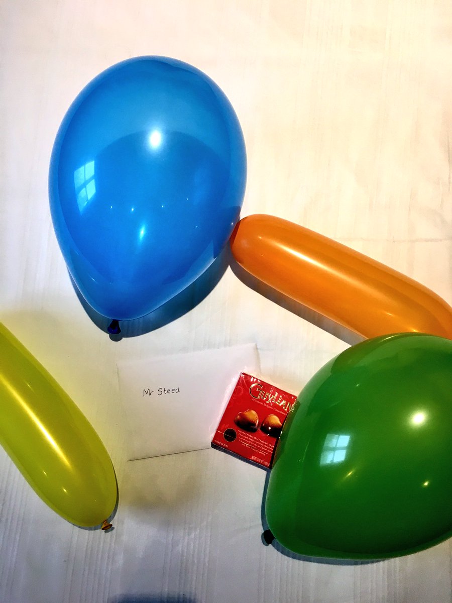 PI wowing a guest on his birthday today 🎂🎁🎈<a href="/sarahsharpe78/">sarah sharpe</a> <a href="/wanny_8/">Mark Wanless</a> <a href="/NewboldElaine/">Elaine Newbold</a>  <a href="/SDEBDD/">simon ewins</a>