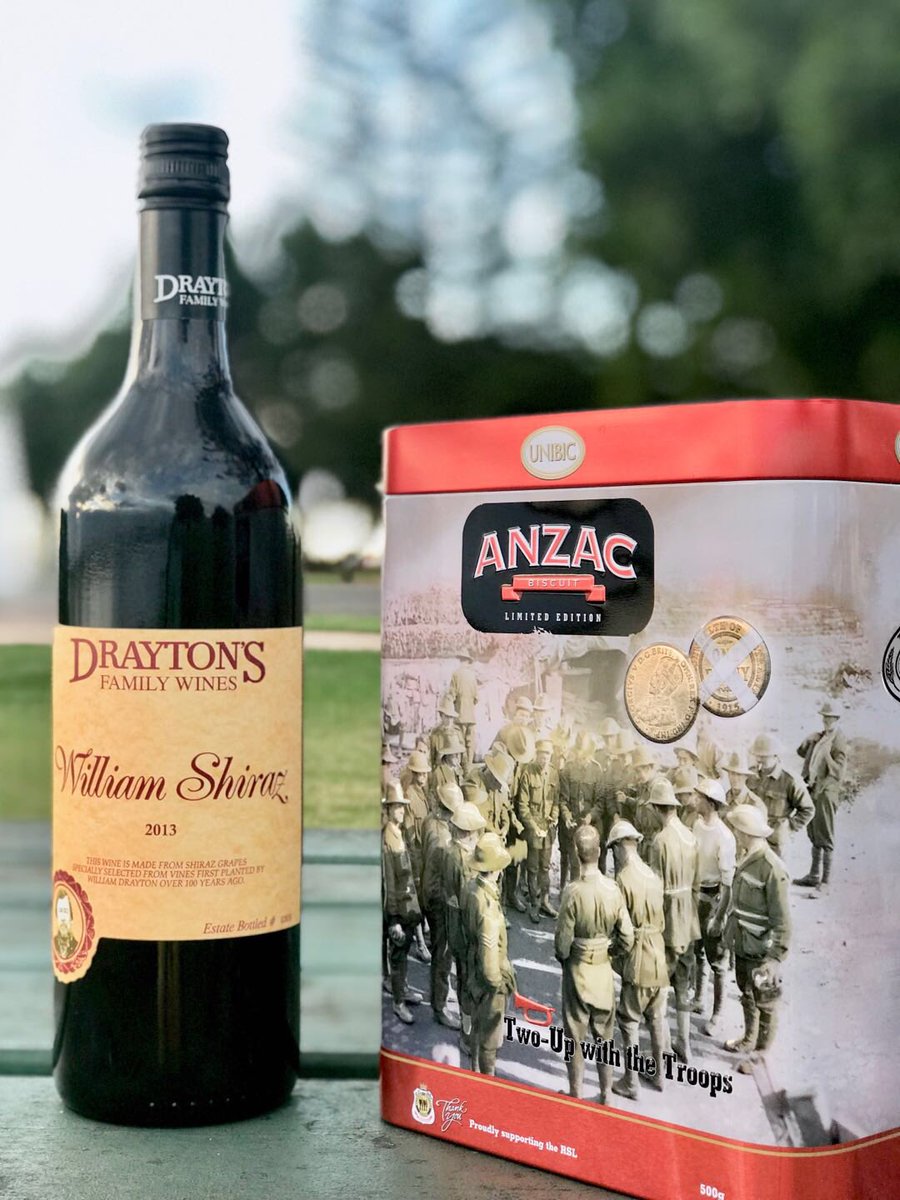 MasterpieceWine's tweet photo. 🎺🎼🎺🎼🎺 Lest We Forget ...... on Anzac Day 2018! To all Australian fallen &amp; brave servicemen and servicewomen in the past and present, you will always be remembered🌹🎼💛🎼🌄！

#anzacday @draytonswines #biscuits #willamshiraz #cheers #heros #andtheworld 🌍 🌎 #lestweforget🌹 https://t.co/LItKgm0oB7
