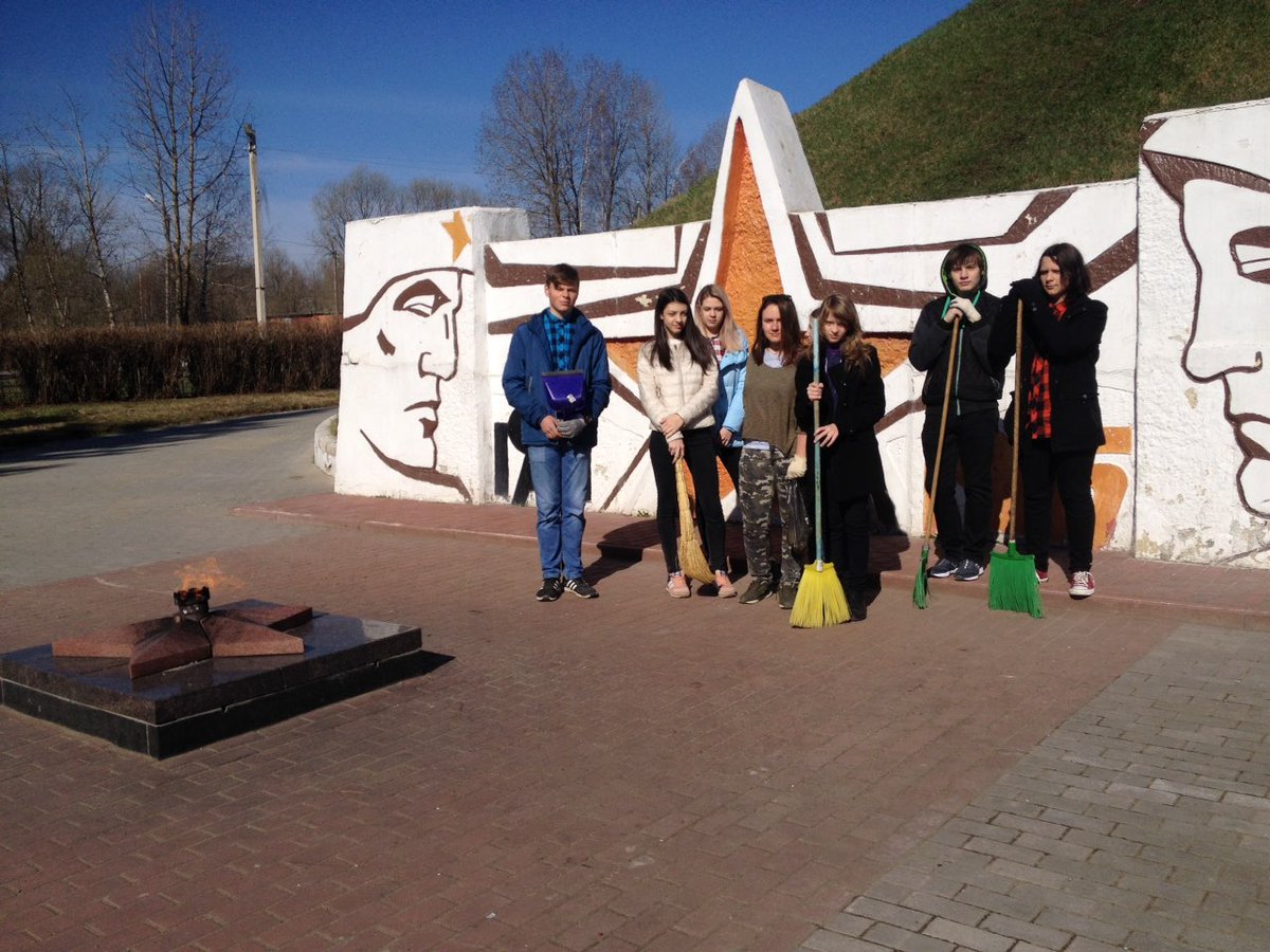 school_2_venev's tweet image. #ВесенняяНеделяДобра в рамках акции волонтеры ВЦО2   подготовили к празднику территорию Кургана Бессмертия