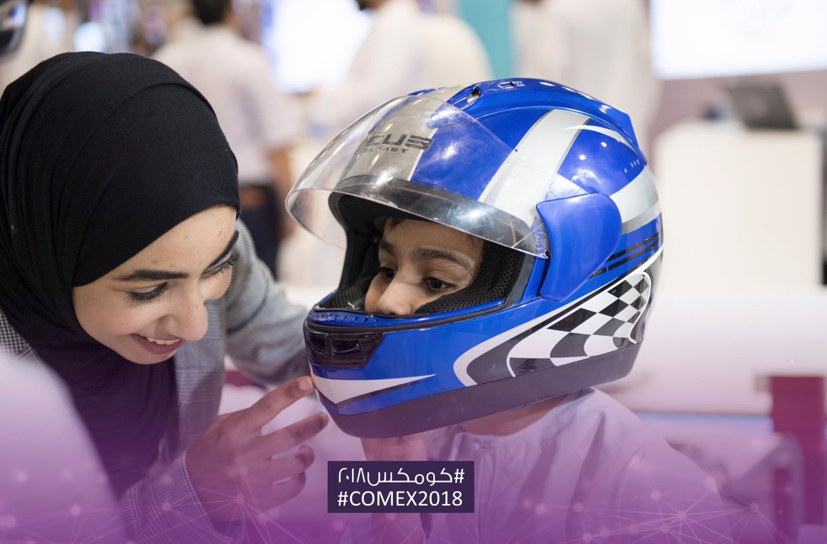 TechanaOman's tweet photo. كذلك ابتكار الخوذة الذكية للطالبة ملاك الجامعية @malak_aljamei من الجامعة الألمانية، ضمن ابتكارات جناح عمان الرقمية في معرض #كومكس2018 ، بُنيت هذه الخوذة على أساس تقليل حدة الصداع والإرهاق وزيادة نسبة التركيز باستخدام طريقة المساج في المناطق المرتبطة بالألم. 
#Comex2018 https://t.co/BOUw04CeZ5