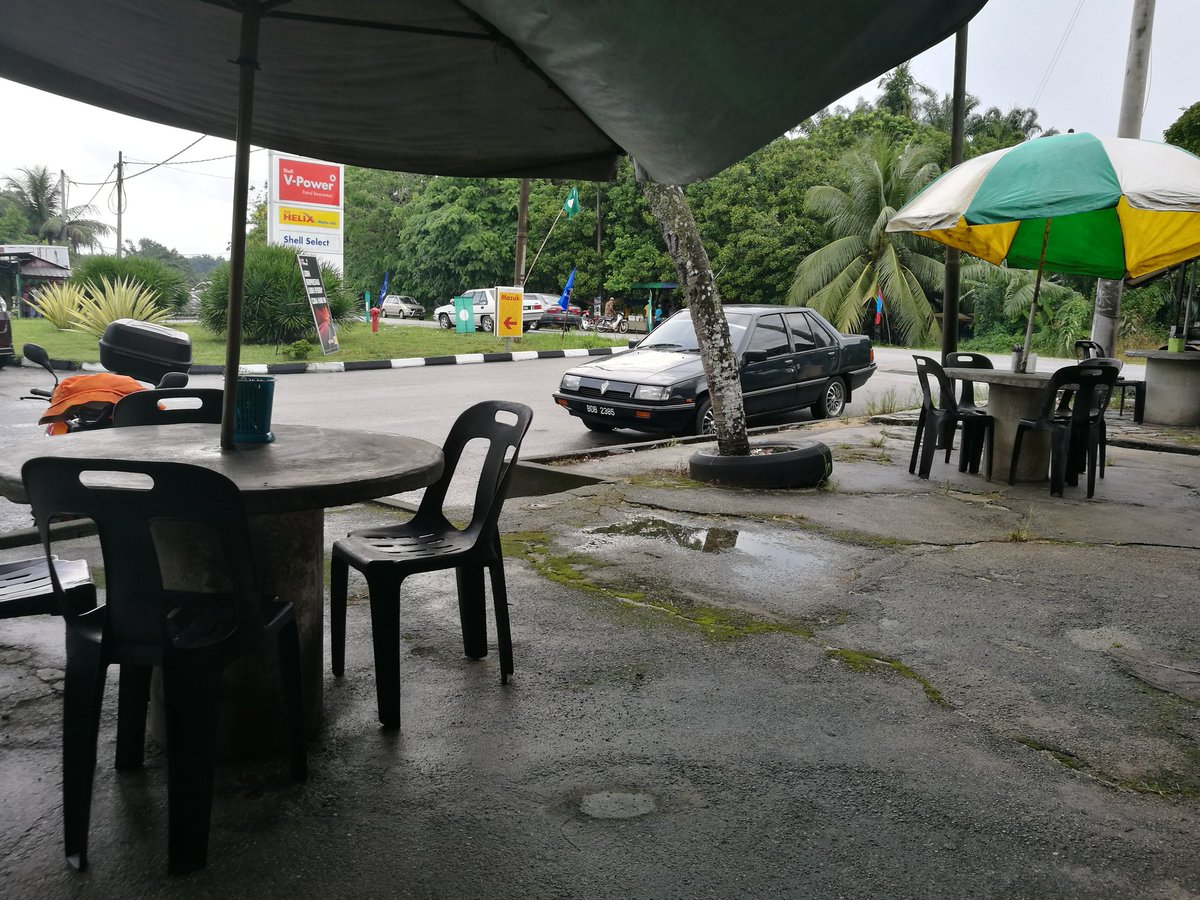 twt_Selama's tweet image. Lepas2 hujan pekena roti canai best jugak kan? 😉

#Admin2 #selamadihati