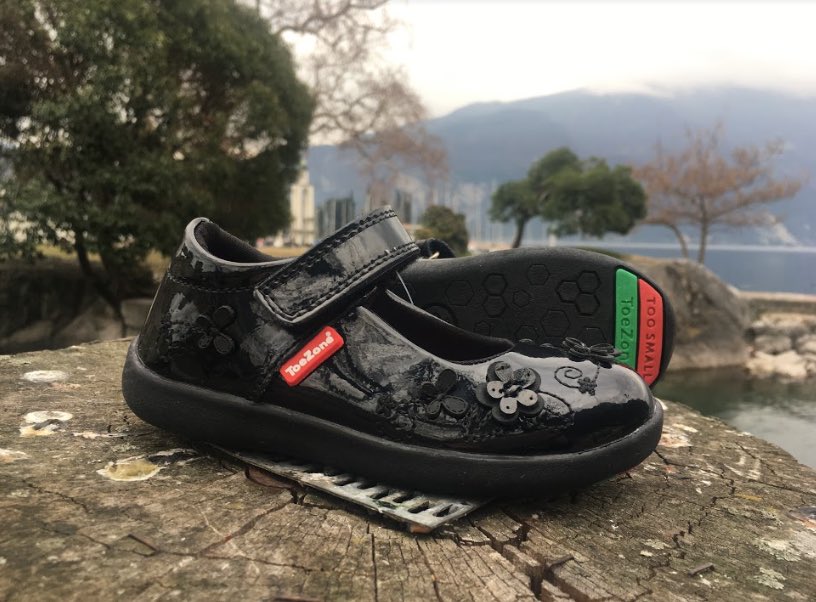 Toezone_UK's tweet photo. Limited stock available ! Order directly through our Facebook to get your hands on a pair! #toezone #toezonekids #shoes  #kids #blogger #playground #parents #fashionkids #igkids #igkidsfashion #kidsfootwear https://t.co/FvoPJpZasC