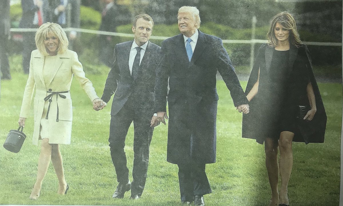 MarmoJaen's tweet photo. Me fascina esta foto de Brigitte y Melania con sus respectivos esposos. (De E.V. (AP) publicada en Internacional de El País) https://t.co/H0DDzxlHWN