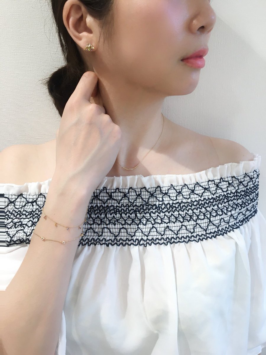 giulietta_by_pv's tweet photo. WEARを更新しました☺️
詳細→ https://t.co/1mzzzbPKhN
#ジュリエッタバイポンテヴェキオ #WEAE #ジュエリー #コーディネート #春ジュエリー #ピアス #ネックレス https://t.co/9YKLXBXkb9