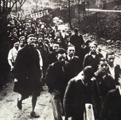 peakdistrict's tweet photo. Today (24 April) in 1932, the #KinderScout Mass Trespass took place. This marked the beginning of the right-to-roam movement. Thanks to these pioneers we can now all enjoy the right to access our #PeakDistrict National Park.

#RightsofWay #Access #RighttoRoam #Freedom https://t.co/YqHJ4wOVEO