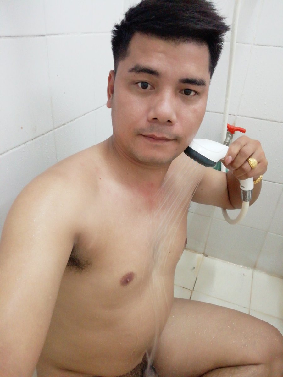 NChumpae's tweet photo. ร้อนต้องแช่น้ำ มาสิ https://t.co/tB9L4sPLM1