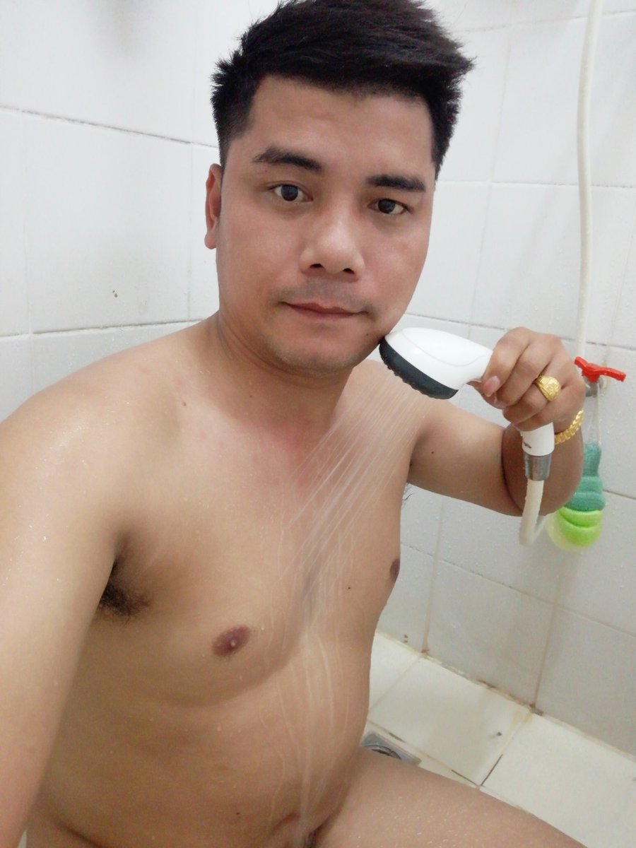 NChumpae's tweet photo. ร้อนต้องแช่น้ำ มาสิ https://t.co/tB9L4sPLM1